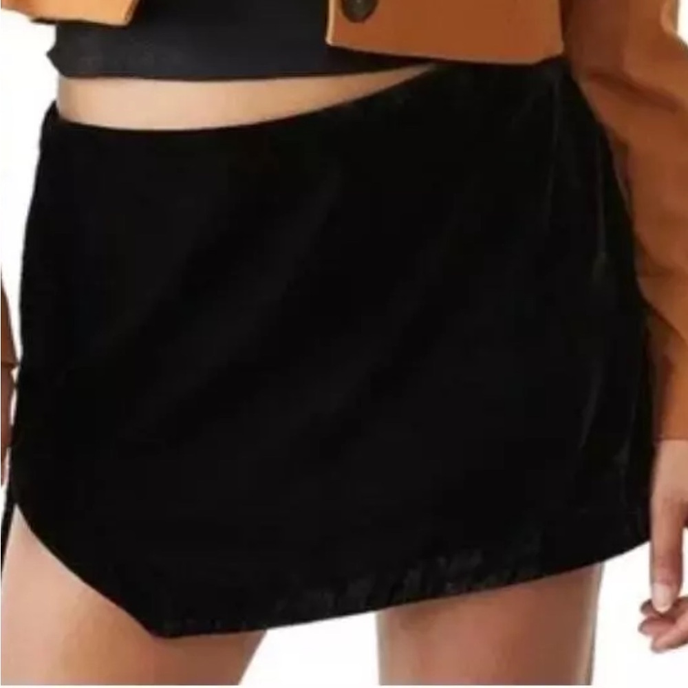 Free People black velvet mini skirt side slit side zip size 8 new w/tags